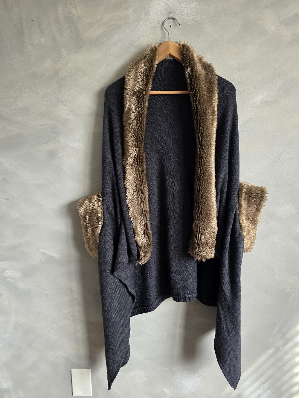 Gray Tan Brown Faux Fur Trim Batwing Sleeve Knit Cardigan Shawl Jacket Open S